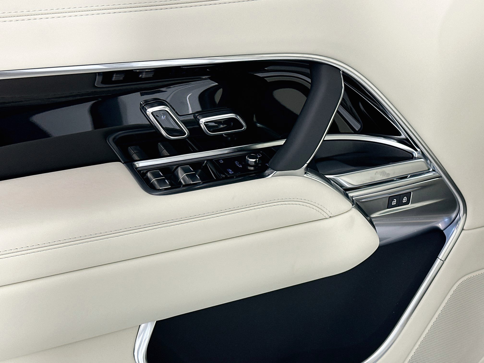 New 2027 Land Rover Range Rover SE AWD/4WD image 15