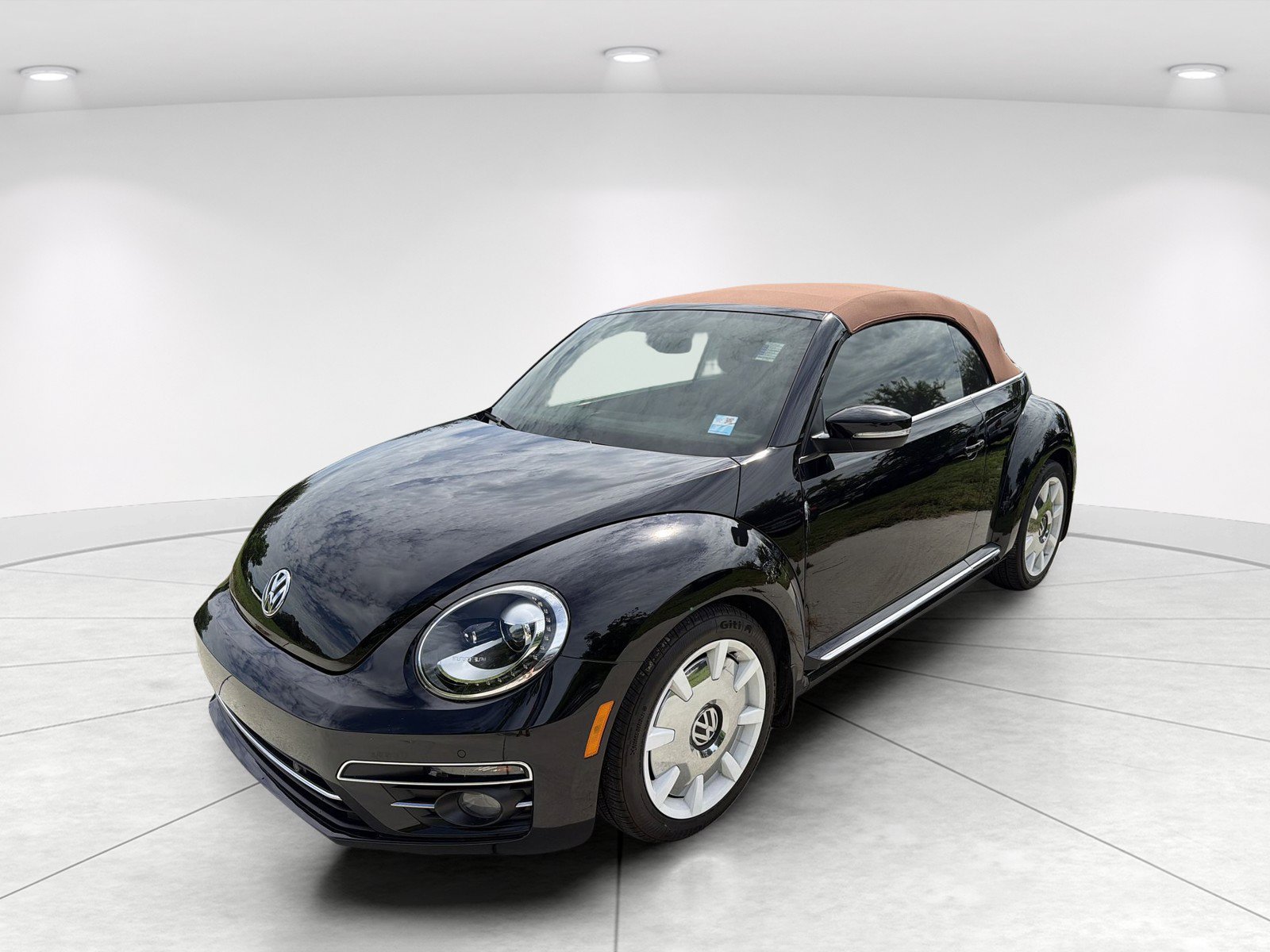 Used 2019 Volkswagen Beetle 2.0T SE FWD image 8