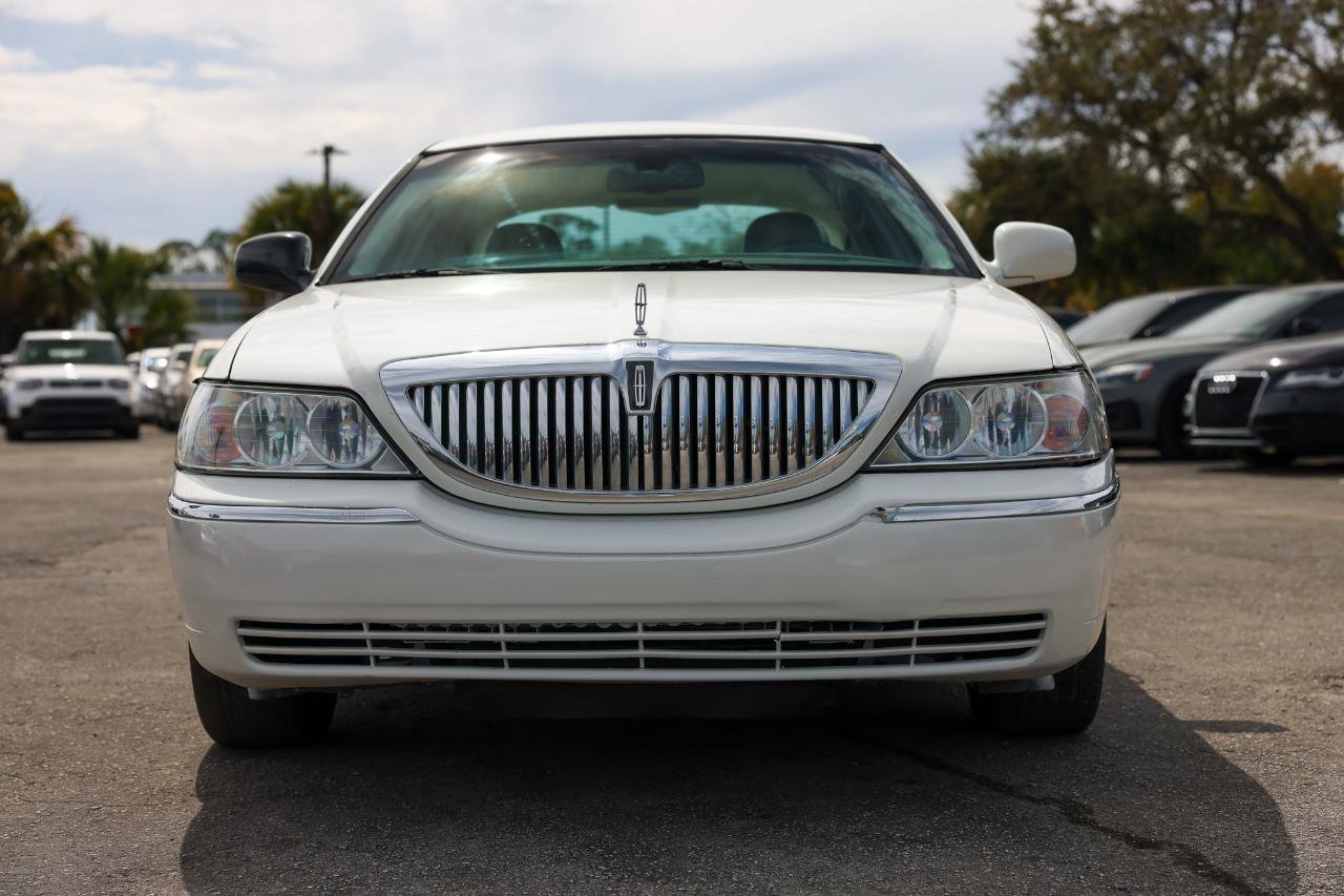 Used 2006 Lincoln Town Car Signature image 17