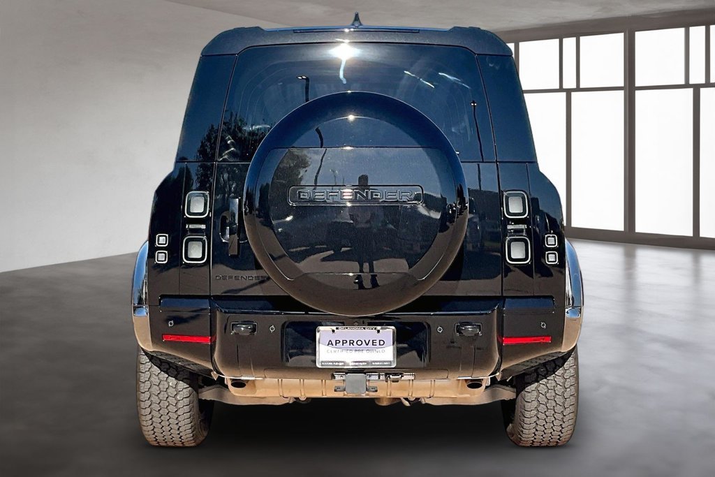 Certified 2026 Land Rover Defender 110 X-Dynamic SE AWD/4WD image 4