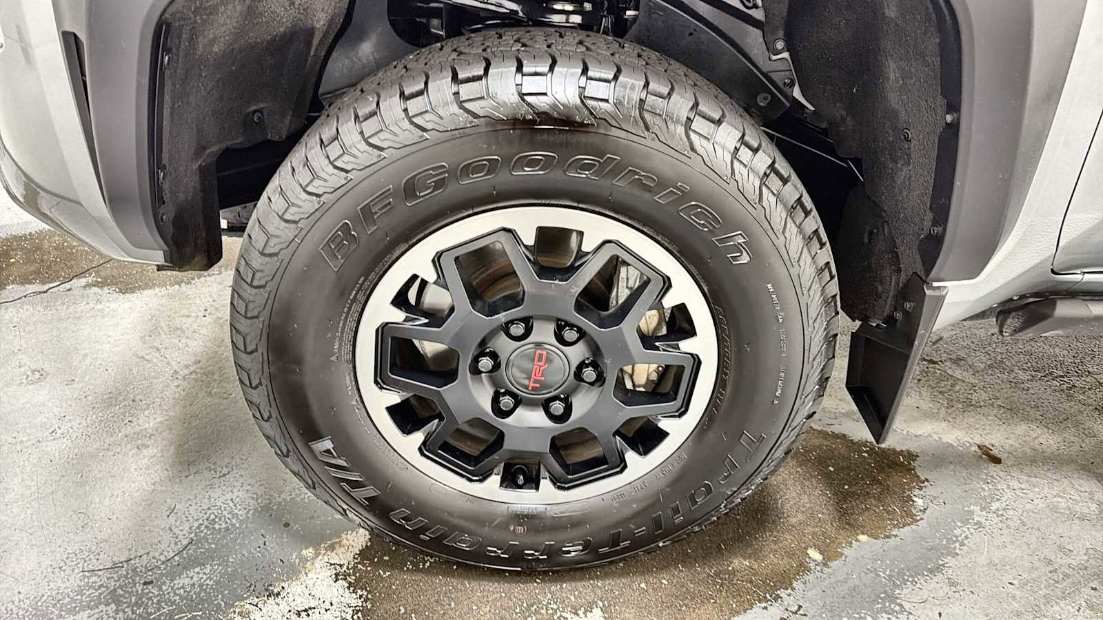 Used 2024 Toyota Tacoma TRD Off-Road w/ TRD Off Road Upgrade Package AWD/4WD image 10