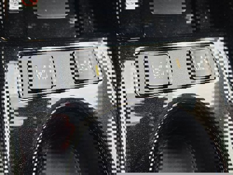 Used 2022 Toyota Prius XLE image 26