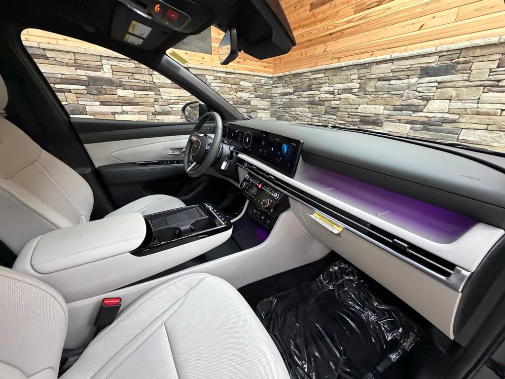 Used 2025 Hyundai Tucson Limited image 13