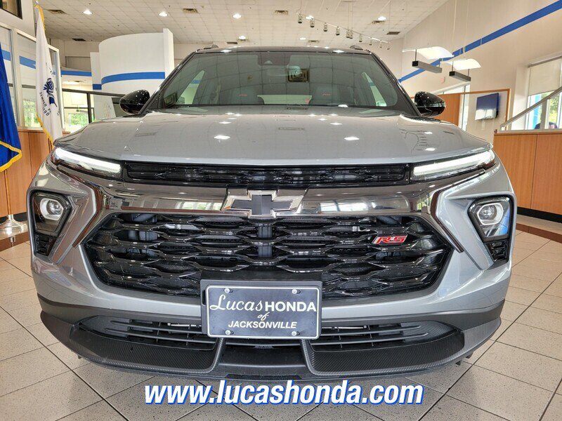 Used 2025 Chevrolet TrailBlazer RS w/ Convenience Package image 2