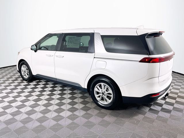 Used 2023 Kia Carnival LX image 6