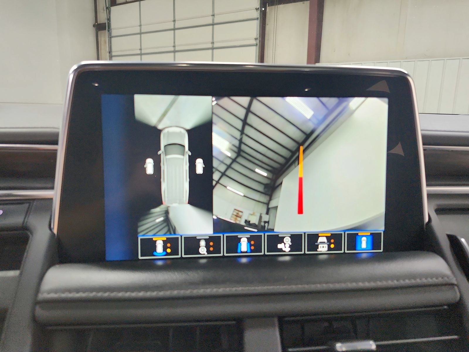 Used 2022 Chevrolet Tahoe LT w/ Luxury Package AWD/4WD image 31