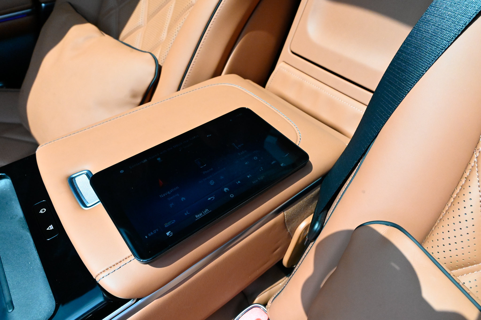 Used 2023 Mercedes-Benz Maybach S 680 4MATIC w/ Manufaktur Leather Package image 46