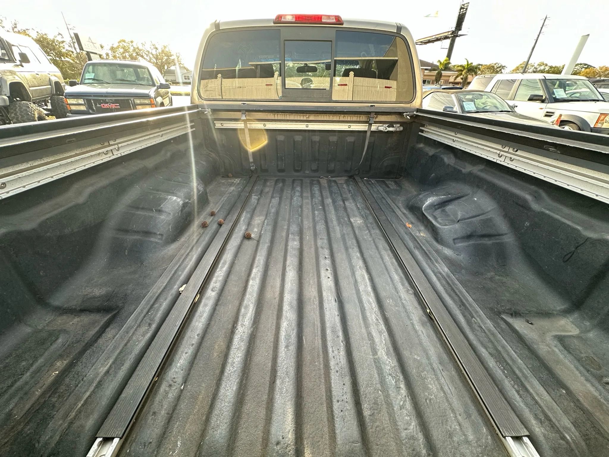 Used 2005 Nissan Frontier LE w/ (H02) Audio Pkg RWD image 8