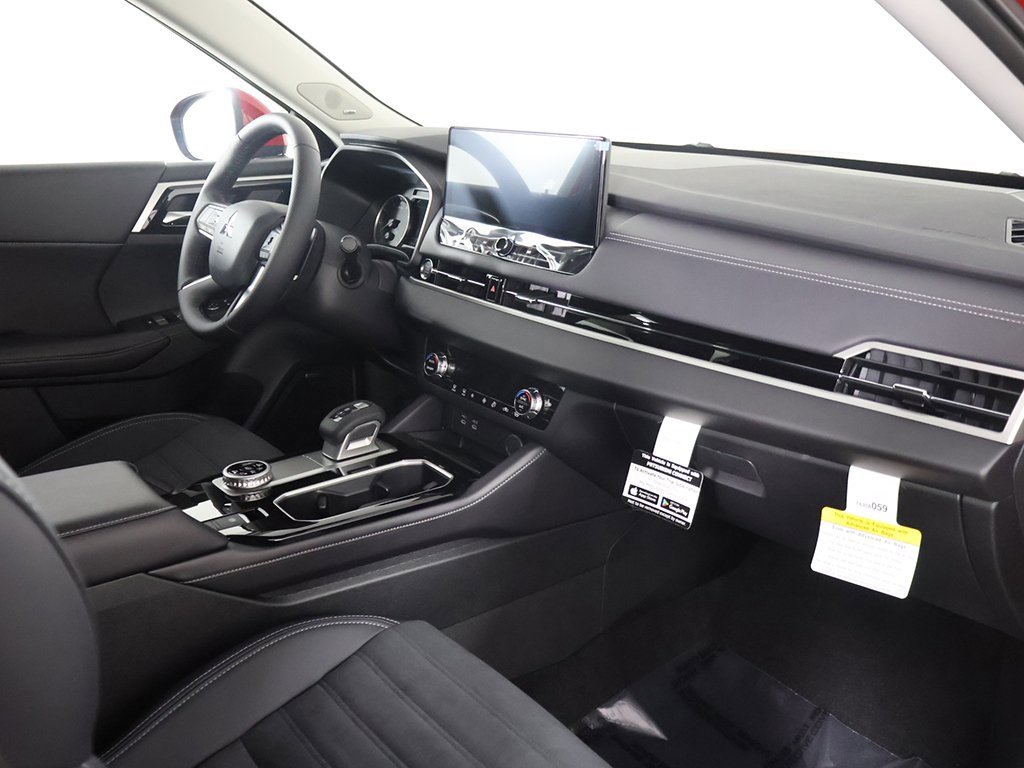 New 2025 Mitsubishi Outlander SE image 30