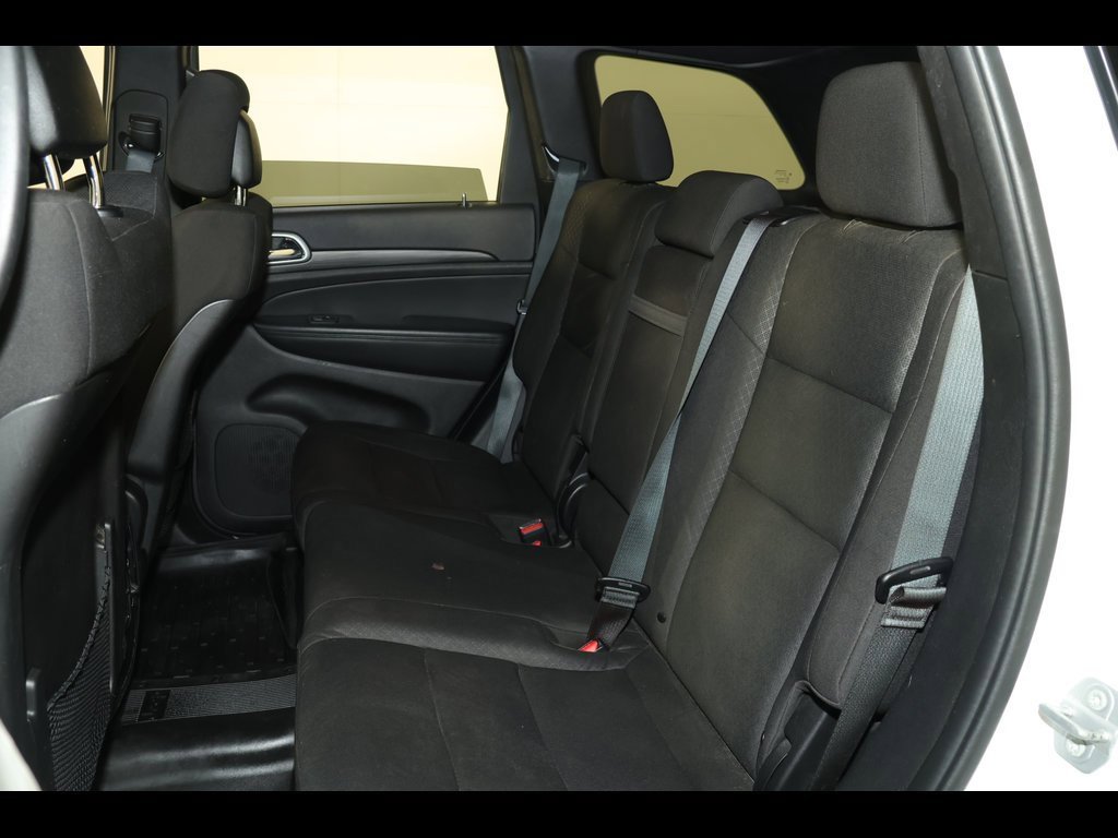 Used 2021 Jeep Grand Cherokee Laredo image 27