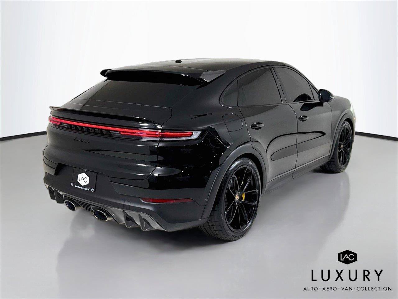 Used 2025 Porsche Cayenne Turbo GT AWD/4WD image 5
