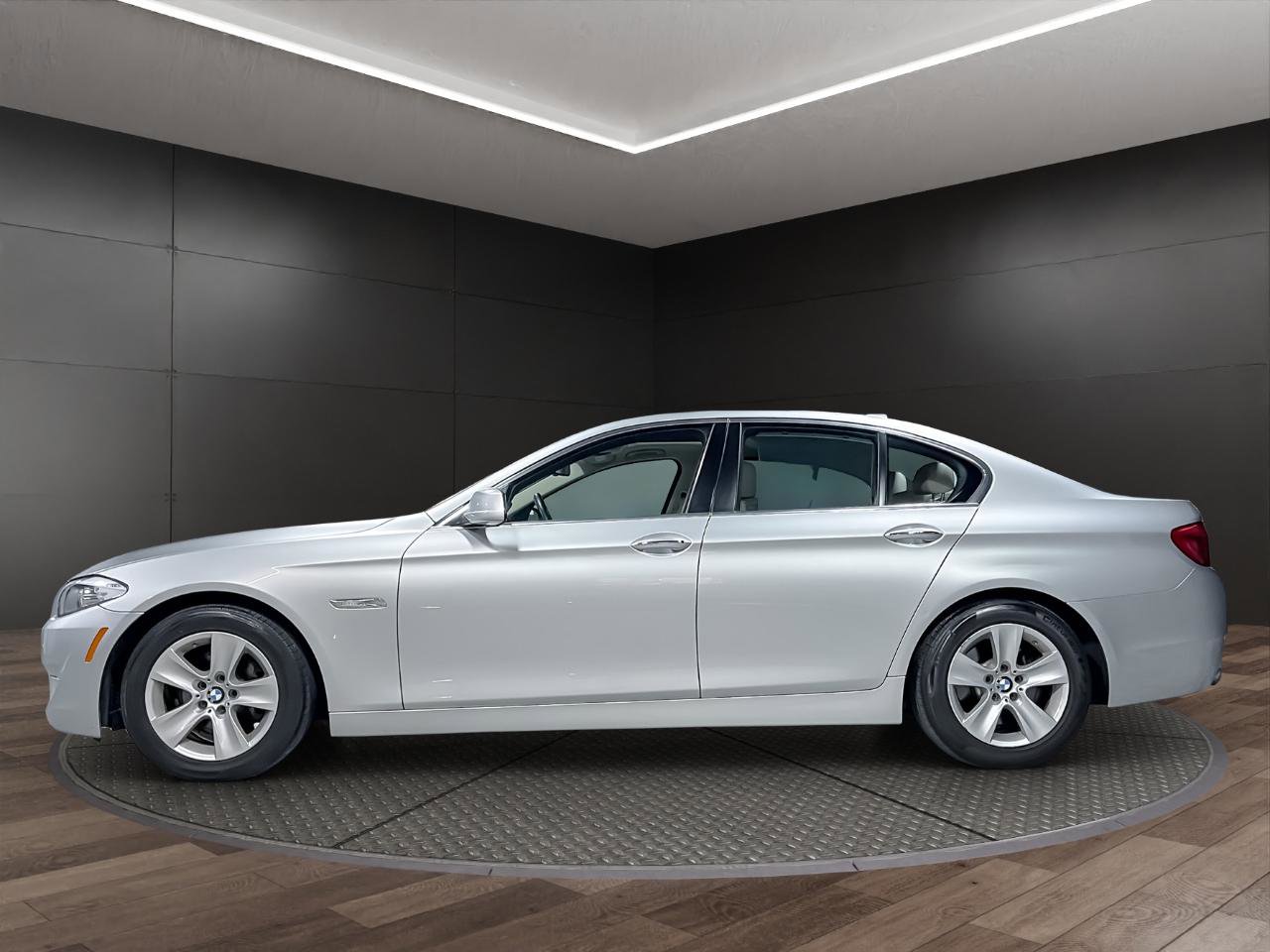 Used 2012 BMW 528i Sedan image 5