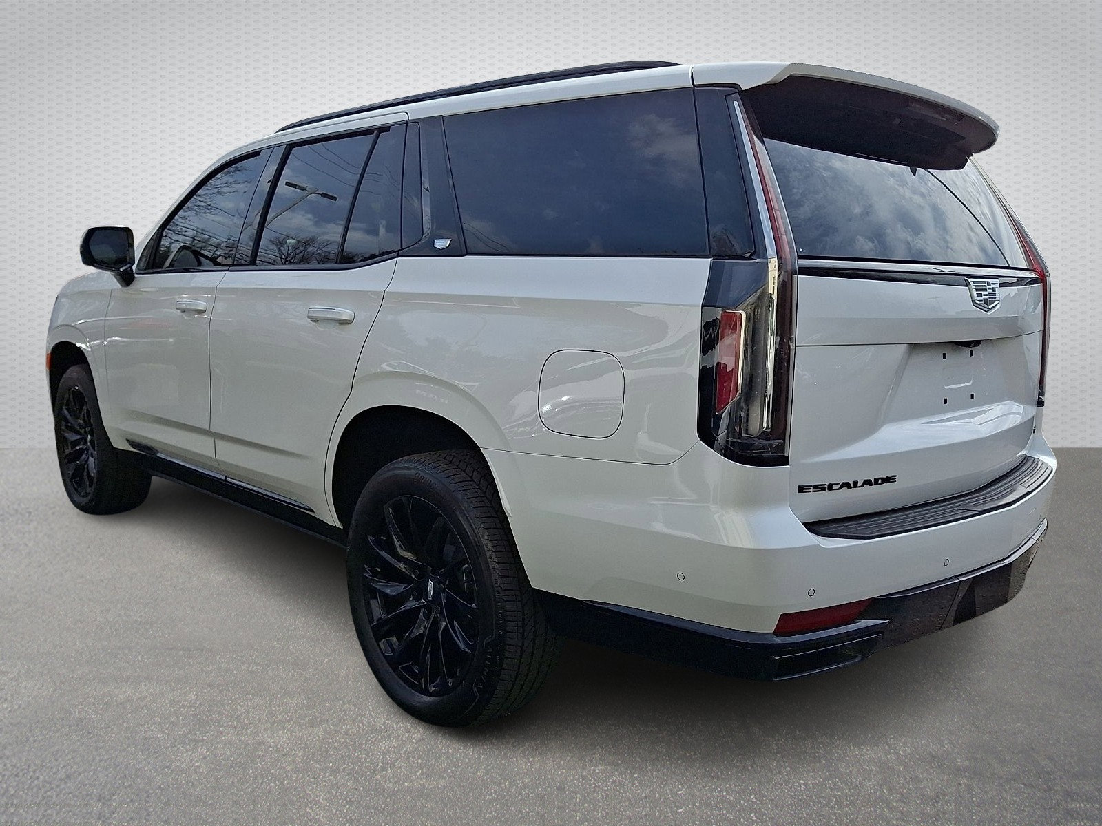 Used 2024 Cadillac Escalade Sport w/ LPO, ONYX Package image 4