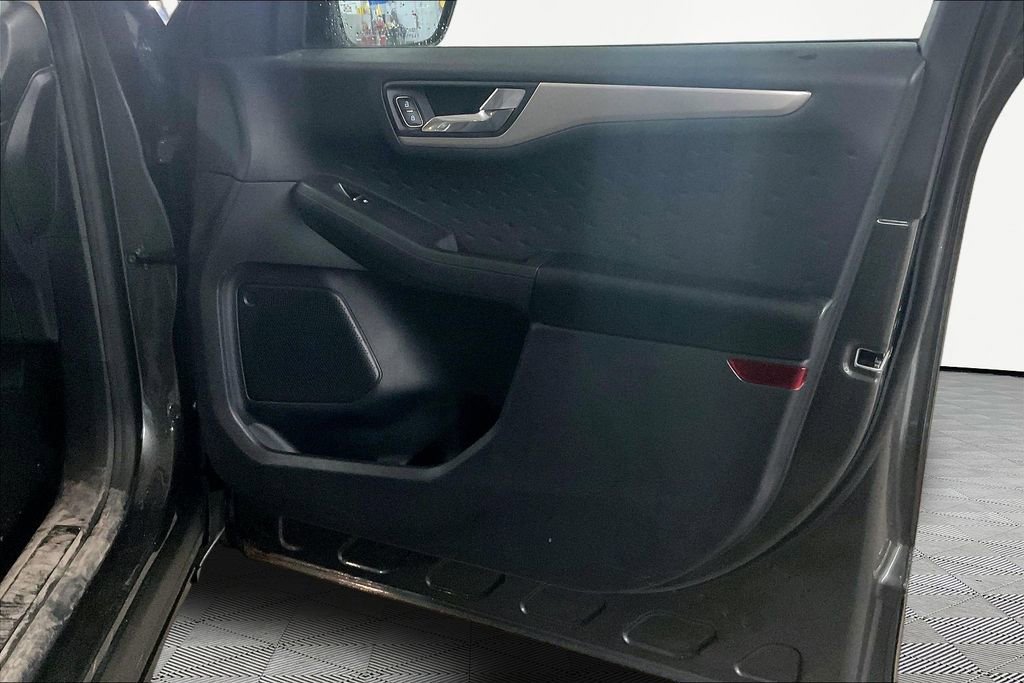 Used 2020 Ford Escape SEL image 30