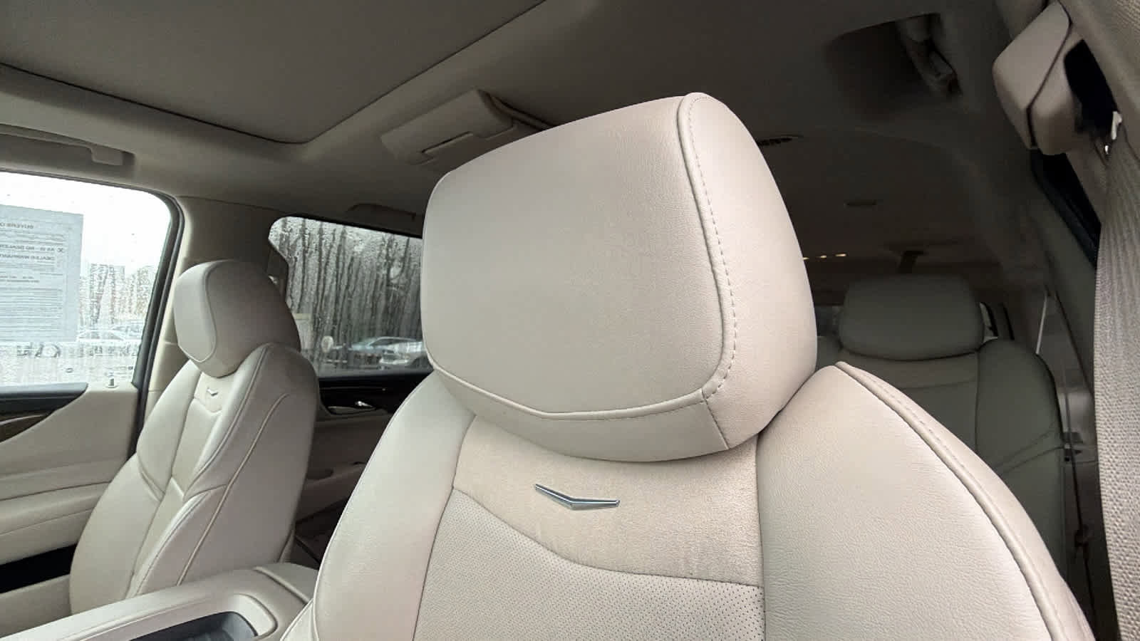 Used 2019 Cadillac Escalade ESV Premium Luxury image 11