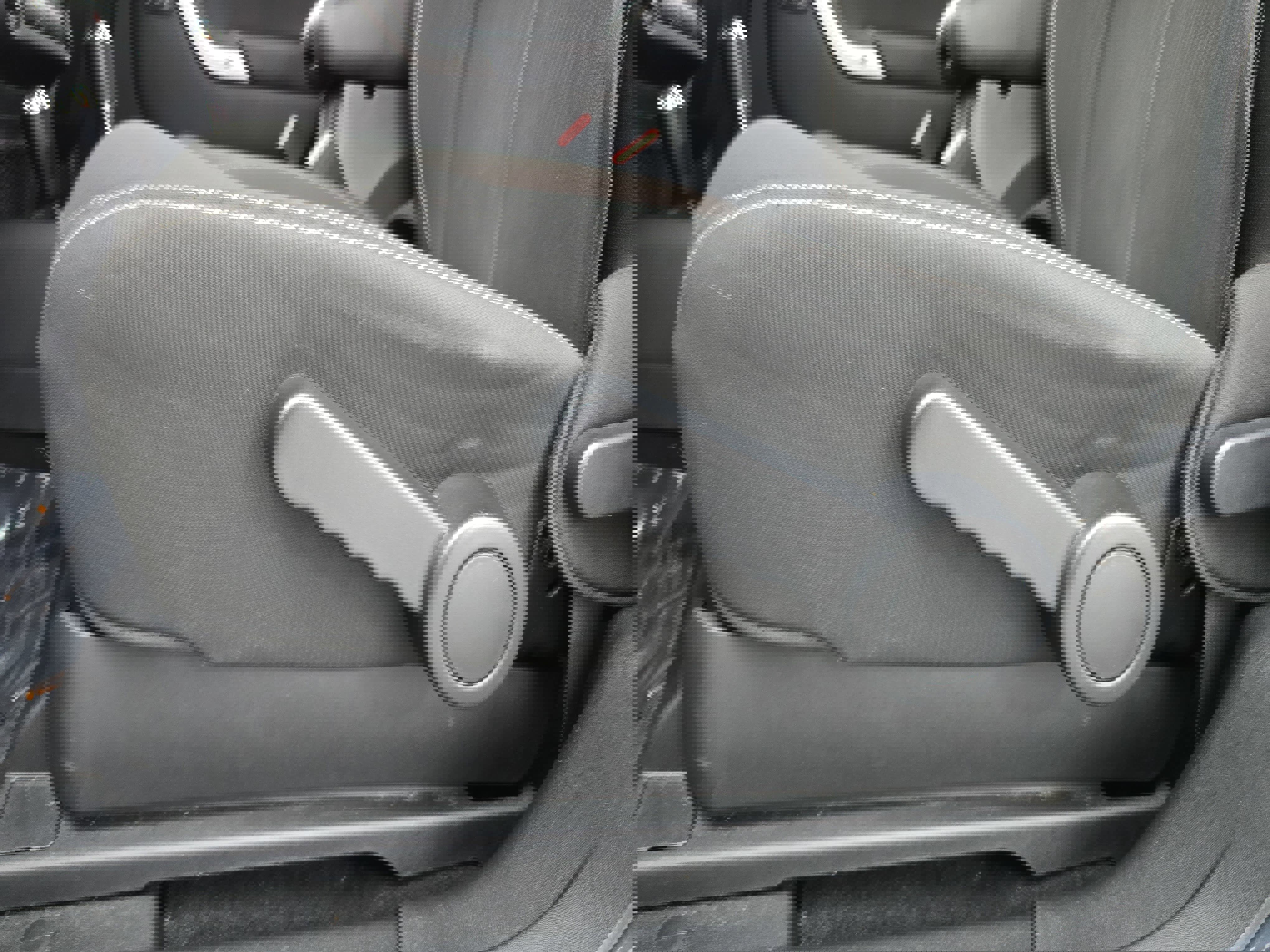 Used 2017 Jeep Wrangler Rubicon w/ Power Convenience Group image 26