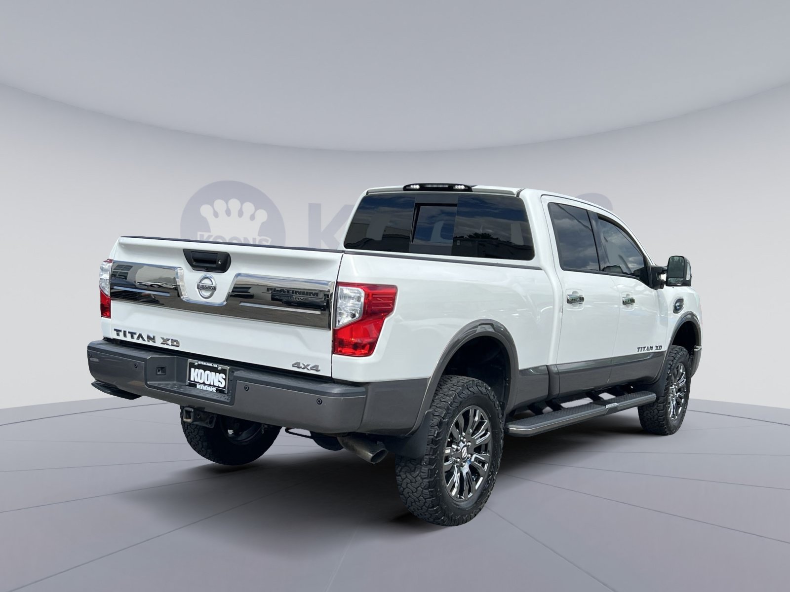 Used 2019 Nissan Titan Platinum Reserve w/ Platinum Utility Package AWD/4WD image 11