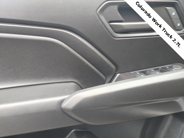 Used 2024 Chevrolet Colorado W/T image 17