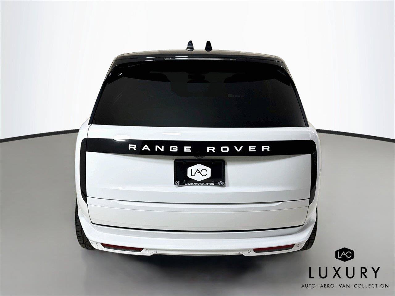 Used 2025 Land Rover Range Rover SE AWD/4WD image 7