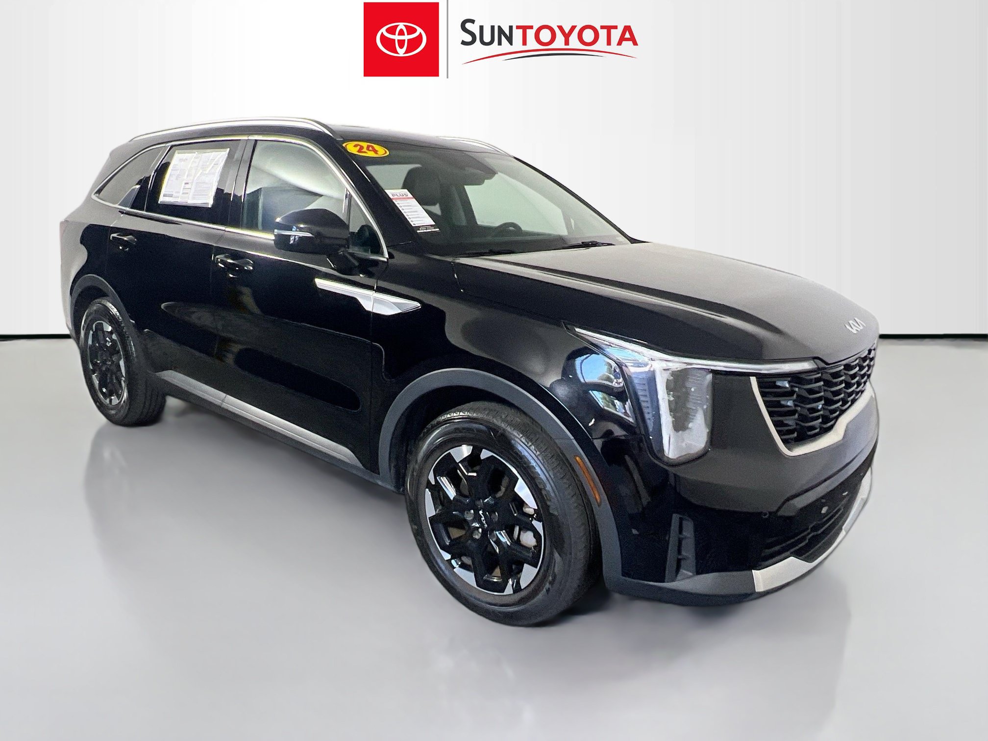 Used 2024 Kia Sorento S FWD image 1