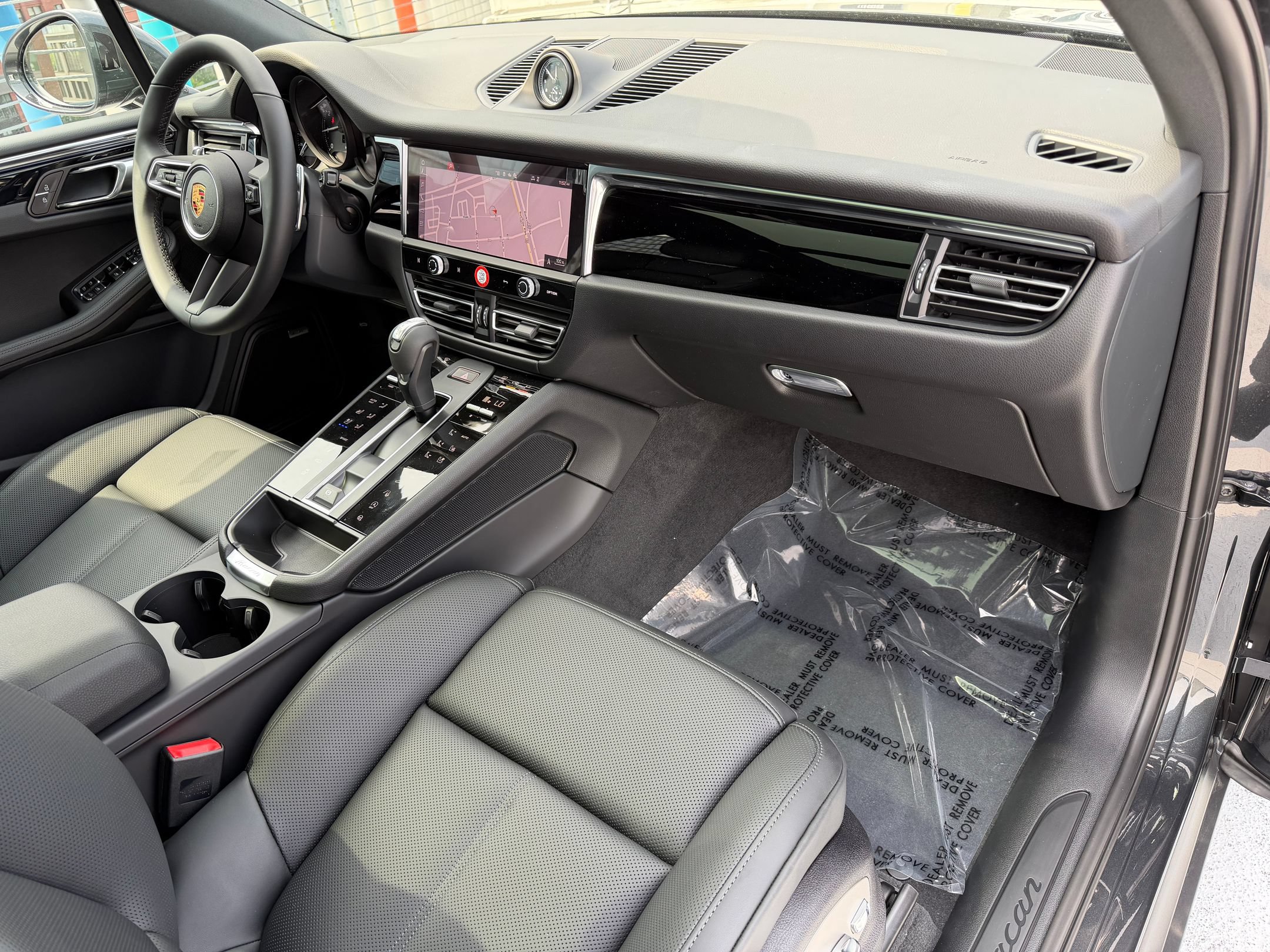Used 2026 Porsche Macan AWD/4WD image 28