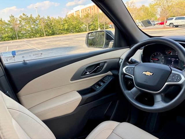 Used 2023 Chevrolet Traverse LS image 22