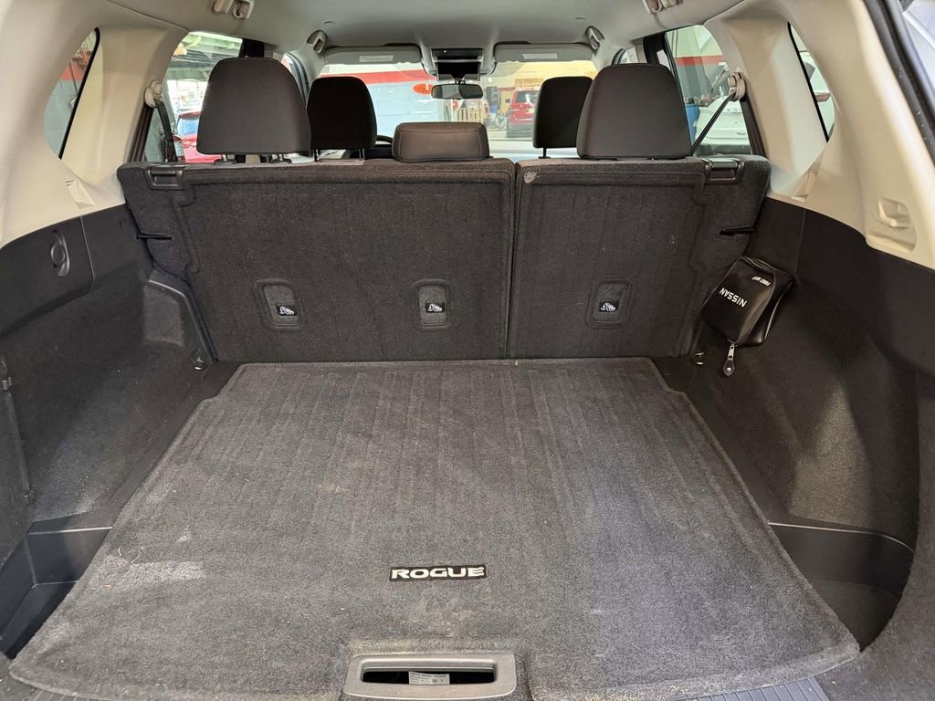 Used 2022 Nissan Rogue SV AWD/4WD image 19