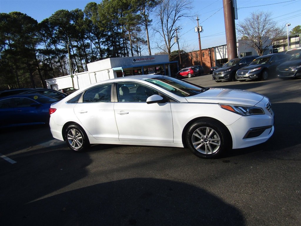 Used 2015 Hyundai Sonata SE image 9