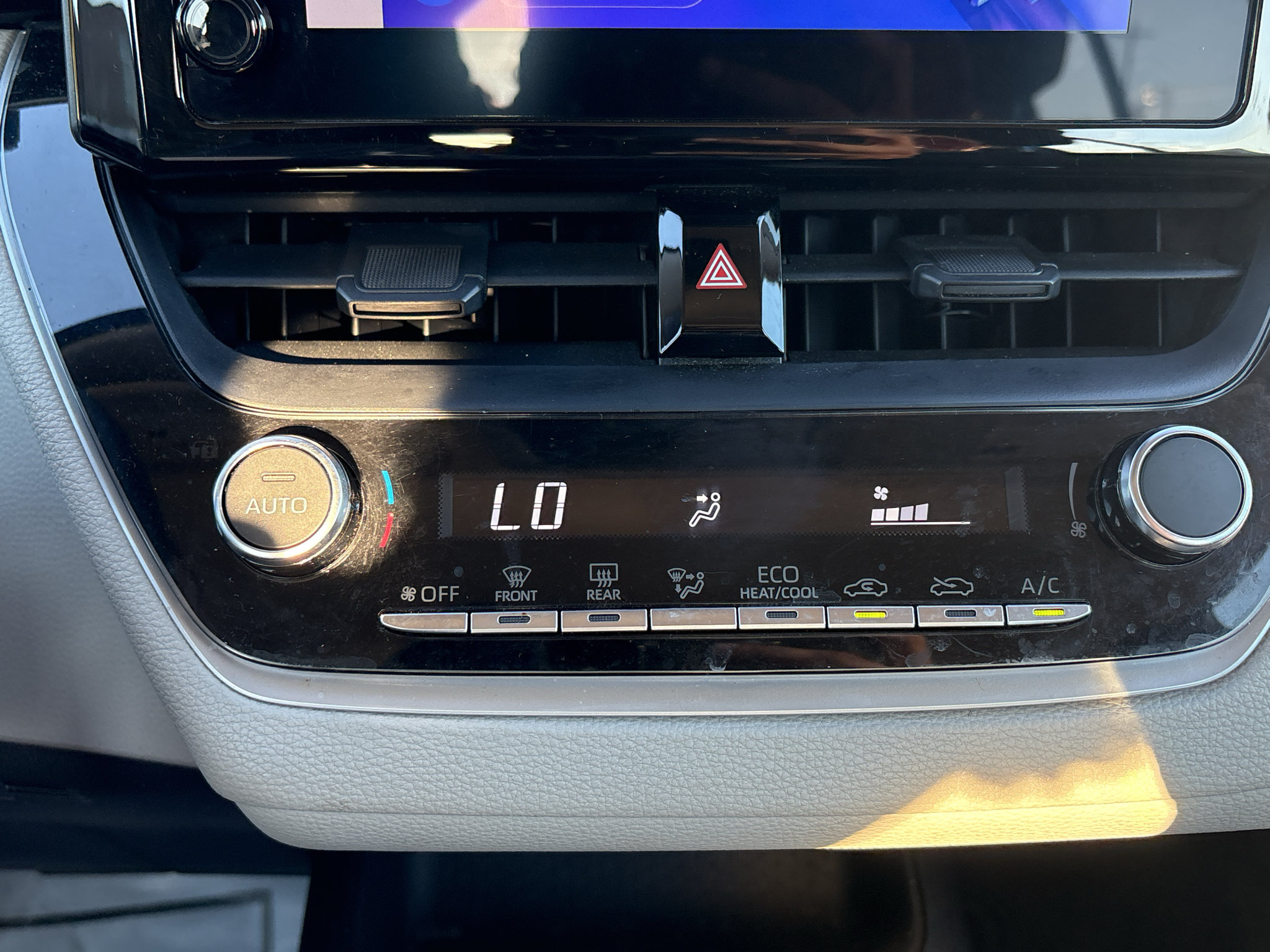 Used 2024 Toyota Corolla LE FWD image 23
