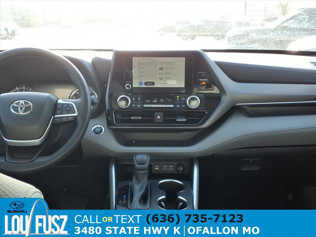 Used 2023 Toyota Highlander L image 10