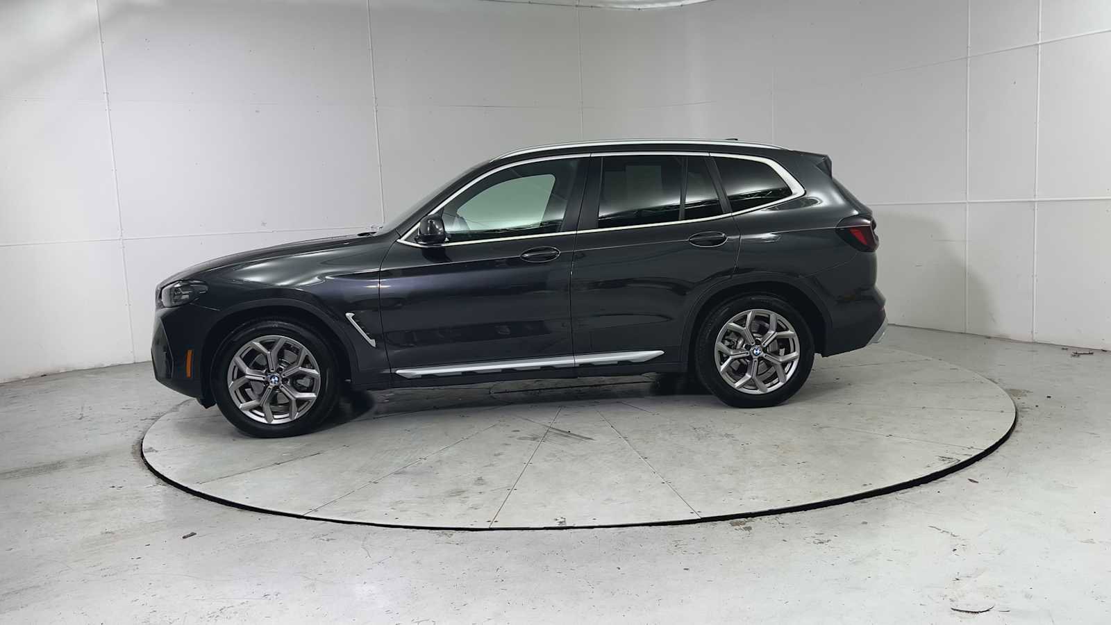 Used 2022 BMW X3 xDrive30i w/ Premium Package 2 image 5