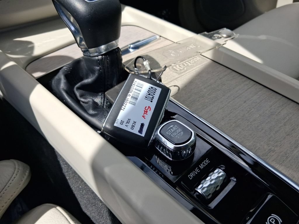 Used 2020 Volvo XC60 T5 Inscription w/ Protection Package Premier FWD image 24
