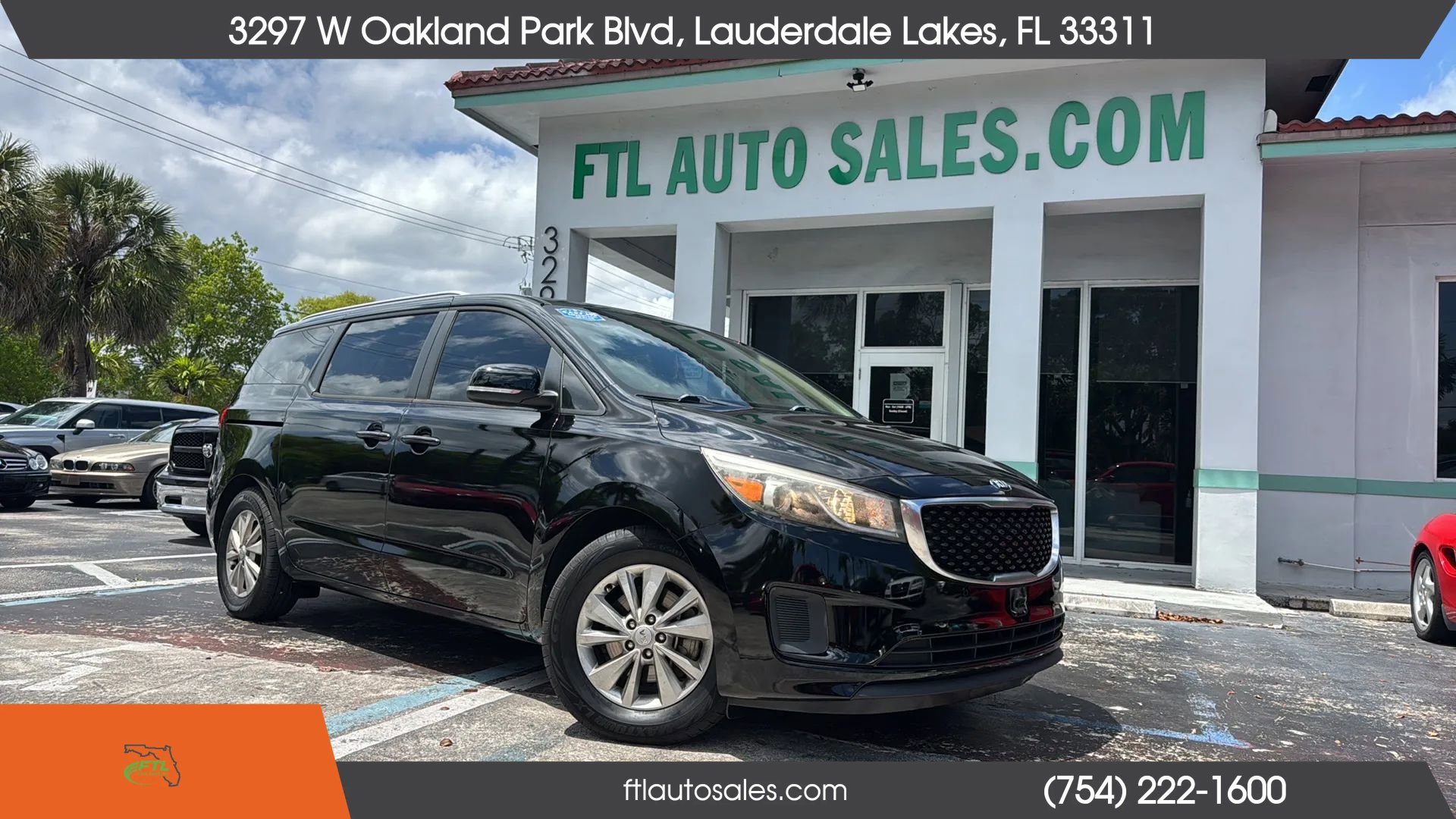 Used 2017 Kia Sedona LX w/ LX Essentials Premium Package FWD image 2