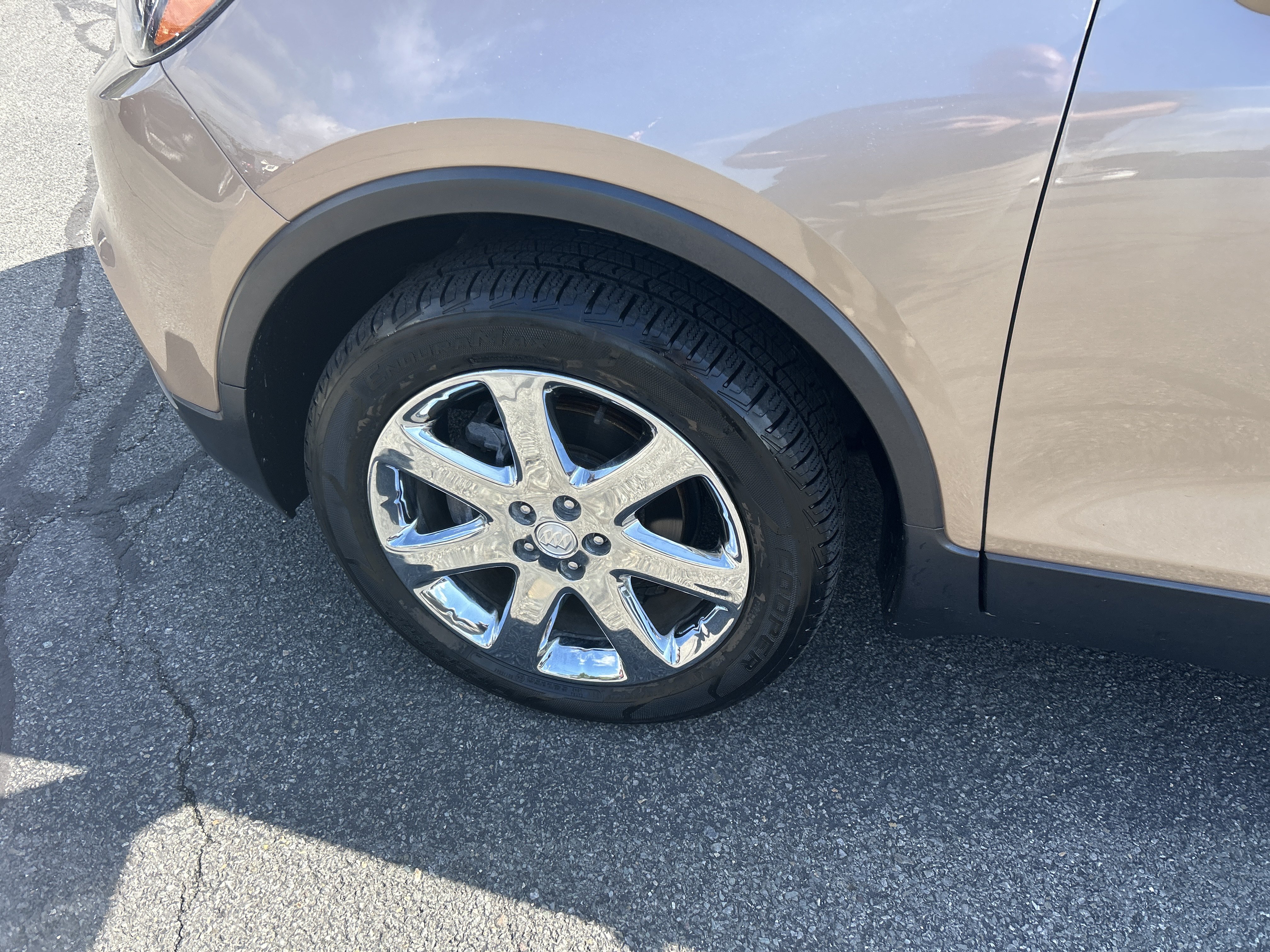 Used 2018 Buick Encore Essence w/ Experience Buick Package AWD/4WD image 3