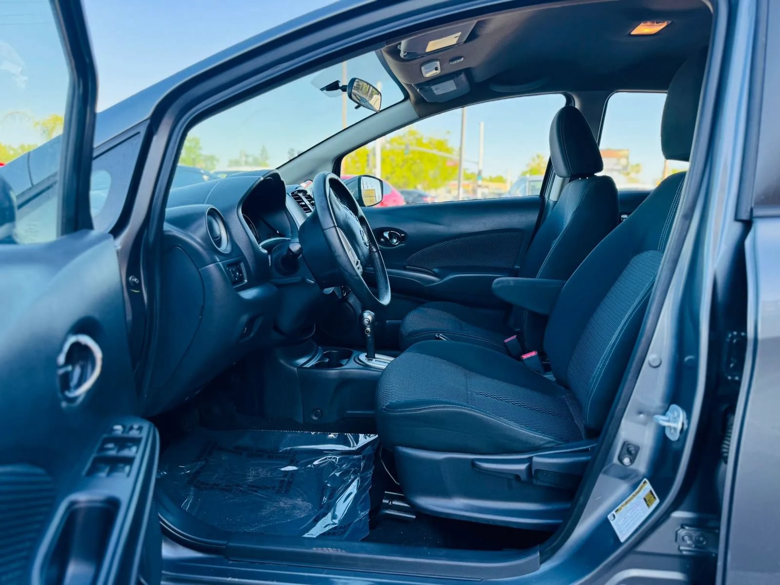 Used 2016 Nissan Versa Note SV FWD image 10