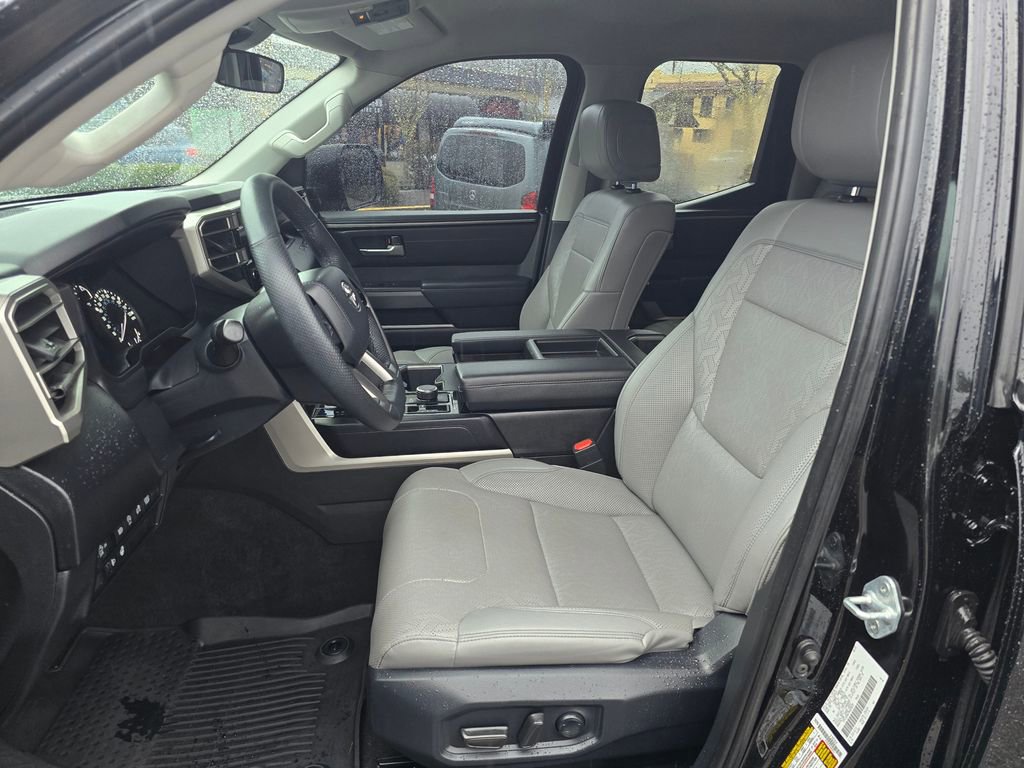 Used 2022 Toyota Tundra SR5 w/ SR5 Premium Package AWD/4WD image 22