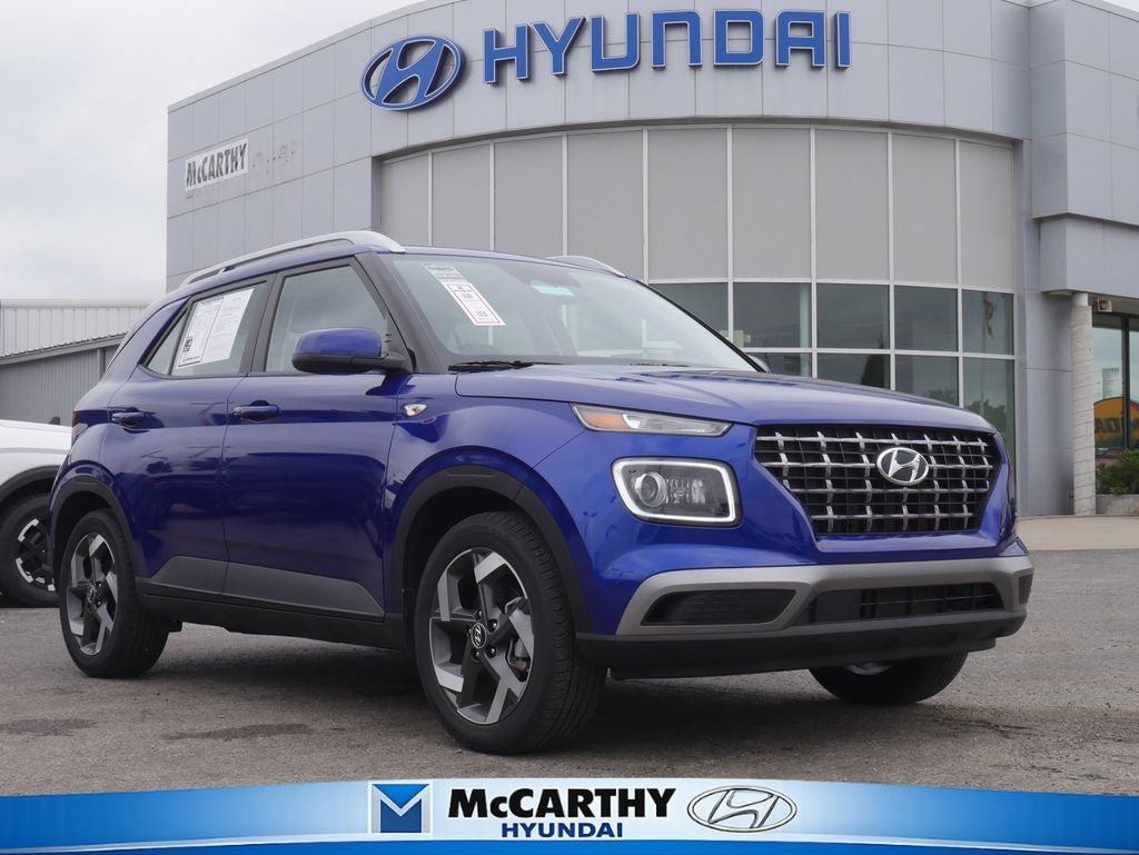 Used 2025 Hyundai Venue Limited FWD image 1
