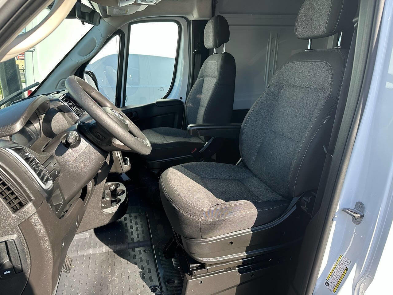 Used 2024 RAM ProMaster 2500 w/ Quick Order Package 22G SLT image 10