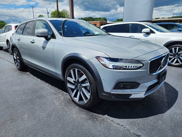 Certified 2025 Volvo V90 B6 Cross Country Plus