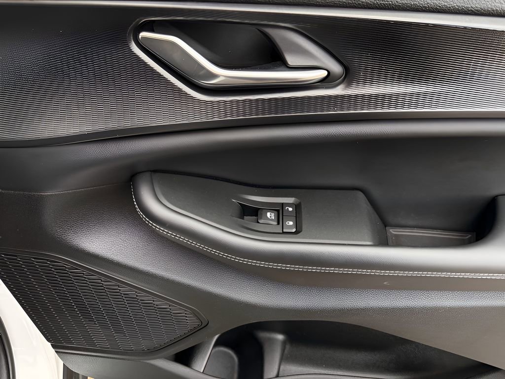 Used 2024 Jeep Grand Cherokee Altitude image 33