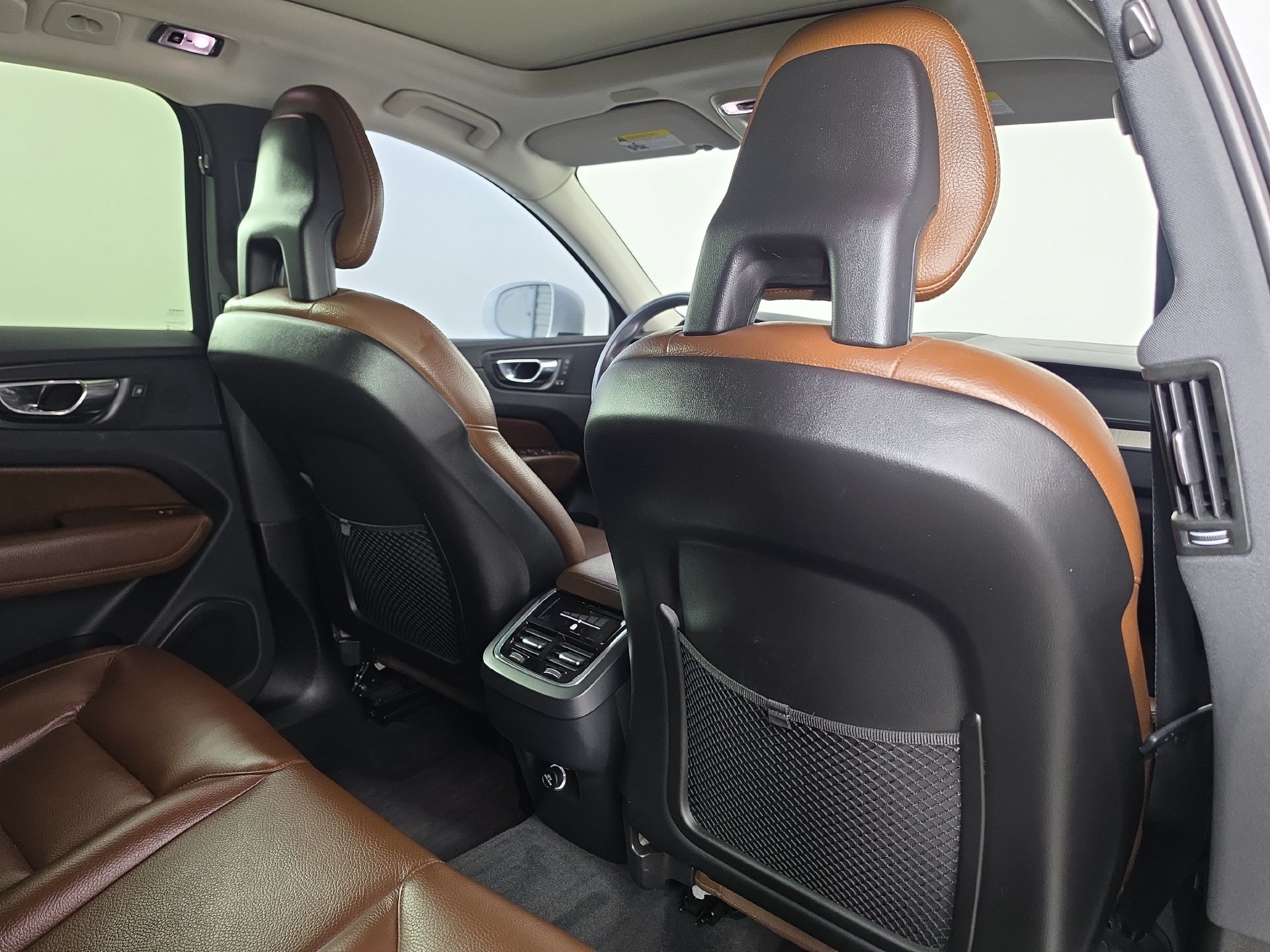 Used 2018 Volvo XC60 T6 Inscription w/ Convenience Package AWD/4WD image 31