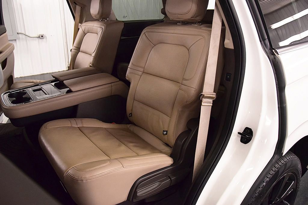 Used 2022 Lincoln Navigator Reserve image 34