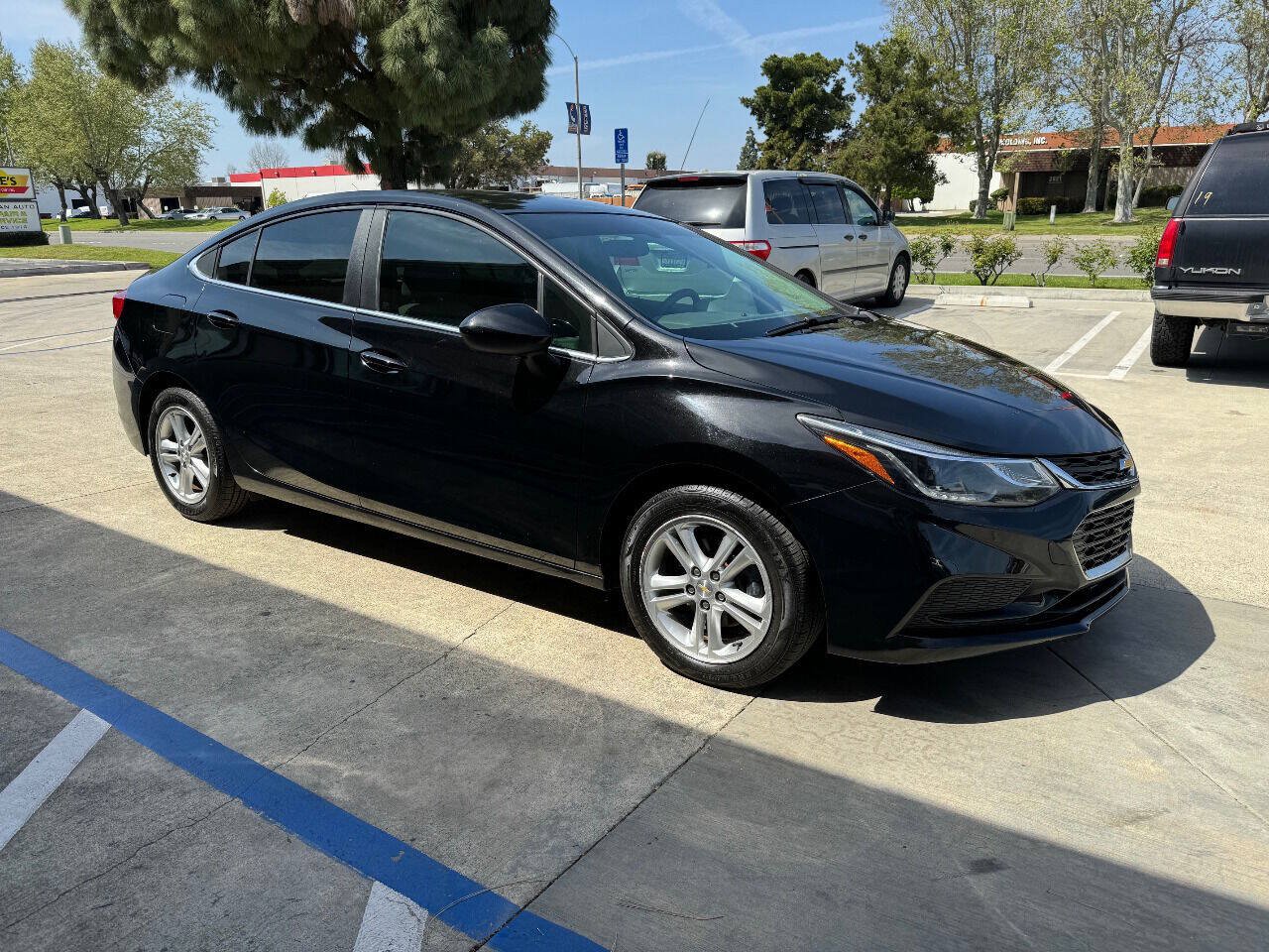 Used 2016 Chevrolet Cruze LT w/ Convenience Package FWD image 5