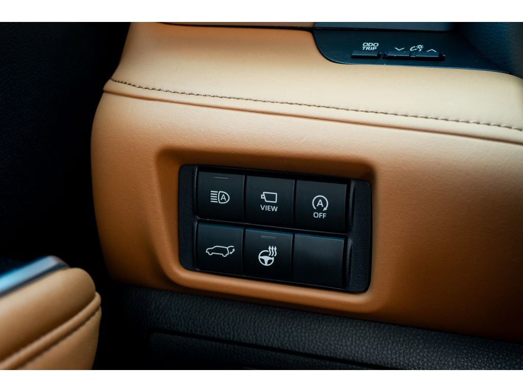 Certified 2026 Toyota Highlander Platinum image 28