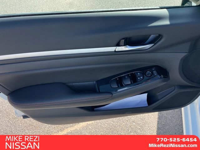 New 2025 Nissan Altima 2.5 SR image 11