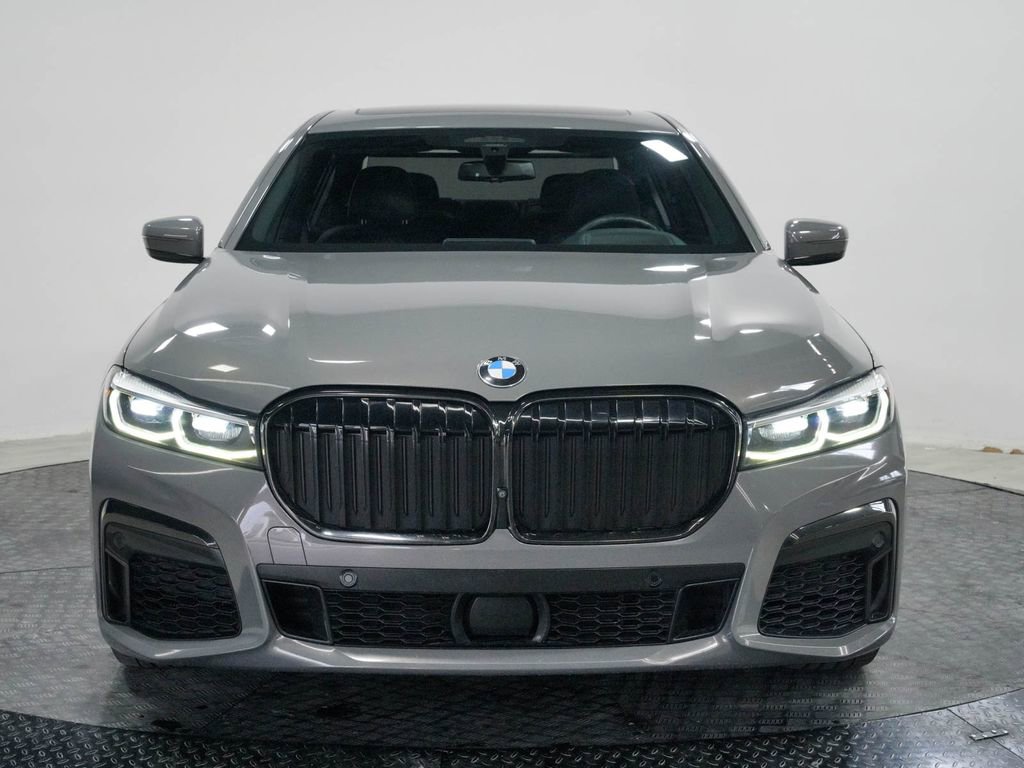 Used 2022 BMW 750i xDrive w/ Executive Package AWD/4WD image 2