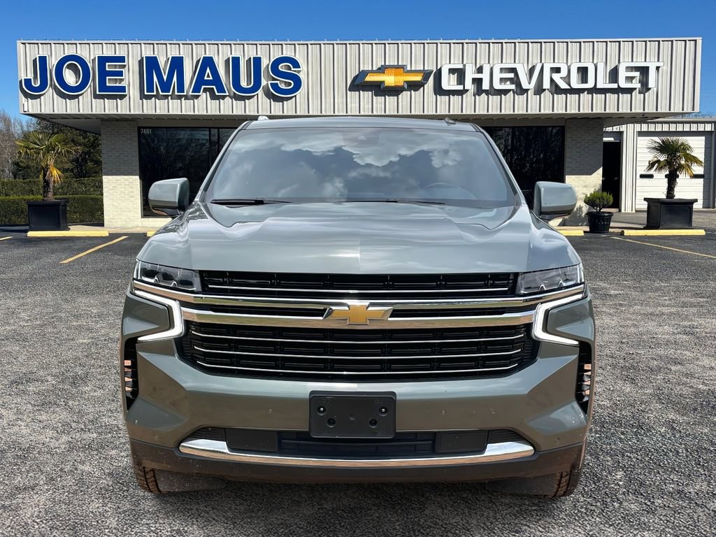 Used 2023 Chevrolet Suburban LT image 3