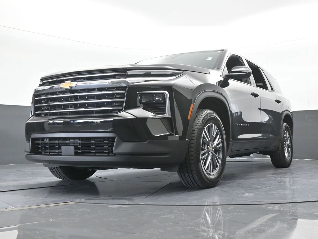 Used 2025 Chevrolet Traverse LT FWD image 55