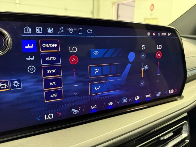 Certified 2025 Chevrolet Traverse LT image 19