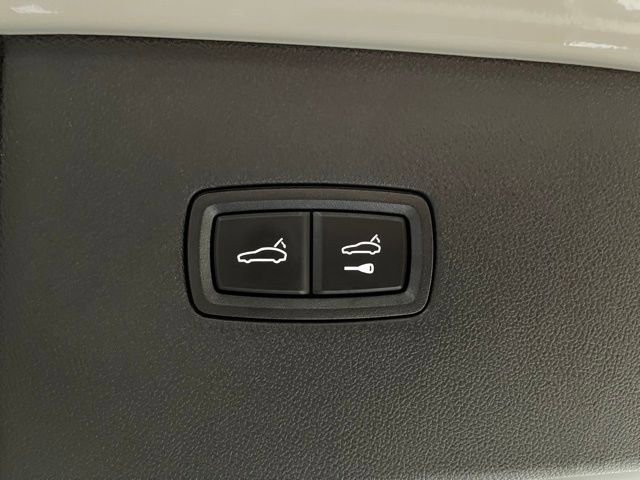 Used 2025 Porsche Cayenne GTS image 8